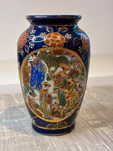 Wunderschöne asiatische
