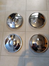 Vier Stück Radkappen