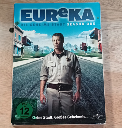 Universal eureka die - –,