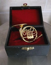 Sammler Miniatur Gold-Waldhorn ca. 7cm in Metallausführung mit Koffer Instrument