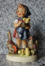 original Hummel Figur Hum 199/0 "Im Hühnerhof" FM 5 * neue Ausführung!