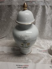 Deckelvase aus Porzellan