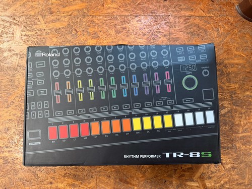 Roland aira serie - serie, rhythm