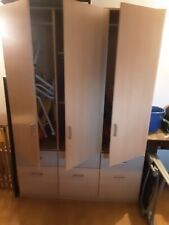 kleiderschrank 3 türig,  beige mit silber,  grosse Schubladen 