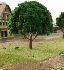 5 dunkelgrüne Bäume, 80 mm
