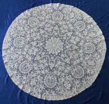 Prächtige best erhaltene runde elfenbeinfarbene Plauener Spitzendecke 140 cm