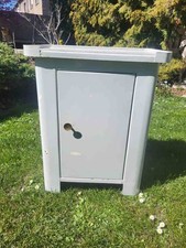 alter Metallschrank