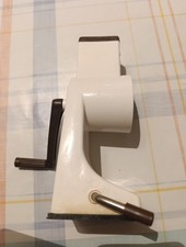 DDR Tischreibe Reibe Mandelreibe Küchenreibe Mühle Foron 453 Nussmühle weiß