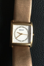 DKNY Square Crystal NY 3680