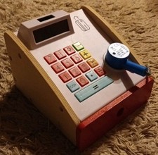 Playtive Kasse mit Taschenrechnerfunktion + Scanner mit Licht & Sound