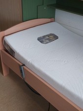 TRIER Verkaufe Seniorenbett mit elektrisch verstellbarem Lattenrost, 1 x 2 m 