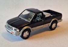 1:43 Chevrolet S 10 ZR2 Pick Up Truck Pickup Road Champs schwarz