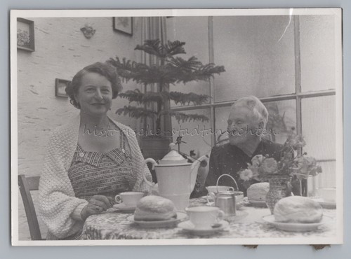 Frauen beim kaffeekränzchen - beim,