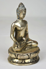 Buddha sitzend silberfarben / 12,5 cm groß
