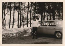 Vintage Foto Mann mit BMW 1800