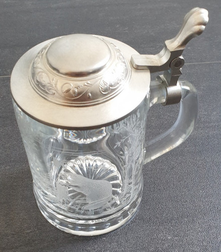 Bierkrug aus glas - bierkrug,