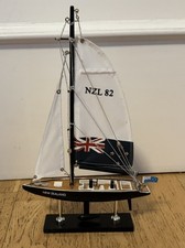 MODELBOOT SEGELBOOT CA. 20 CM NZL 82  SEHR GUT