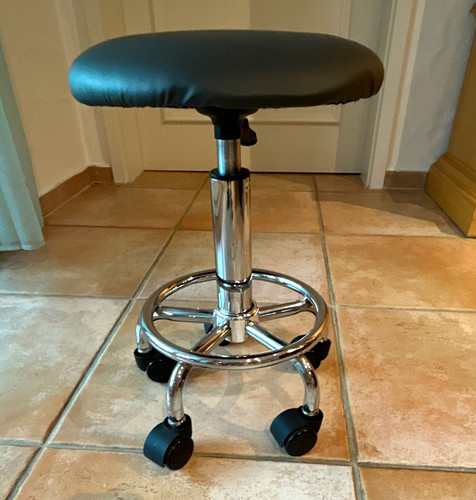 Höhenverstellbarer rollhocker - höhenverstellbarer,