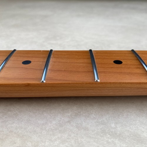 Gitarrenhals aus geröstetem