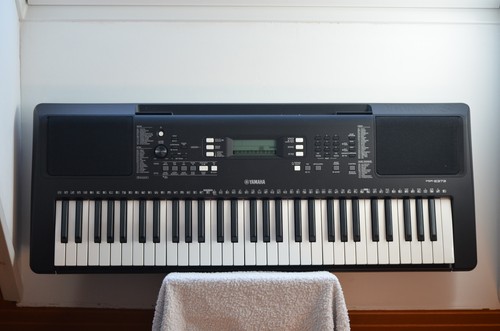 Keyboard yamaha psr 373 - yamaha, 61