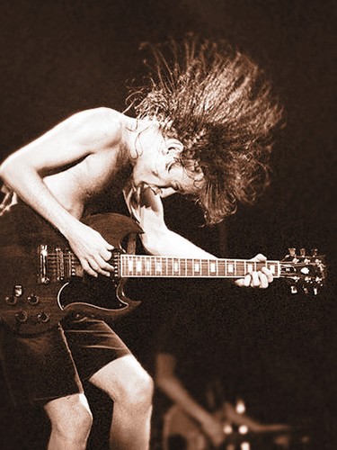 Angus young live in - angus,