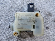 Hella 3B0959781C VW Passat 3B Stellmotor Tankdeckel VW Golf Seat Audi A3