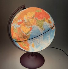 Globus beleuchtet Leuchtglobus