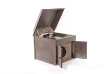 1 x altes Tischgrammophon Grammophon Holzgehäuse Vintage elektrischer Antrieb