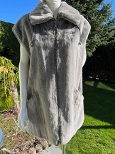 Designer Webpelz Weste Kunstfell warm/kuschelig/anschmiegsam - in Grau - Gr. 44