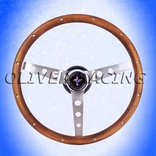 Holzlenkrad mit Mustang Logo 3