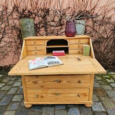 Alter antiker Sekretär