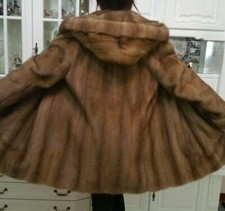 Nerz Mantel mit Kapuze Beige