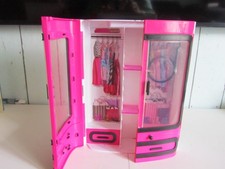 Barbie Puppenkleiderschrank -