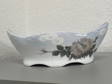 Große ausladende Schale von