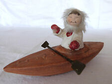 Auflösung.Seltene Ton Eskimo Figur auf Kajak--Länge ca.20cm-Sammlerstück