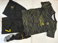 Set PSG Paris Mbappé Gr. 146/152 Trikot Hose Stutzen kein Original!!