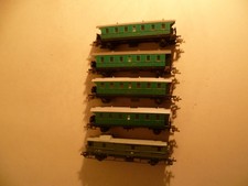 Zeuke - 2achs. Personen/Gepäckwagen der DR - 5 St. - prima - TT -