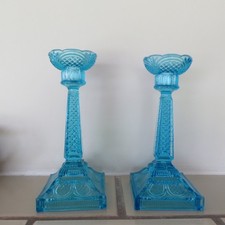 1 Paar alte antike Pressglas-Kerzenleuchter Kerzenständer blautransparent