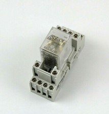 SCHRACK | Koppelrelais | 230V AC 24V AC 24V DC | 4 Wechsler Steckrelais | Relais