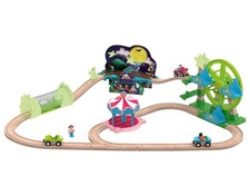 Playtive Eisenbahn-Set Freizeitpark Spielzeug Eisenbahn Spiel batteriebetrieben