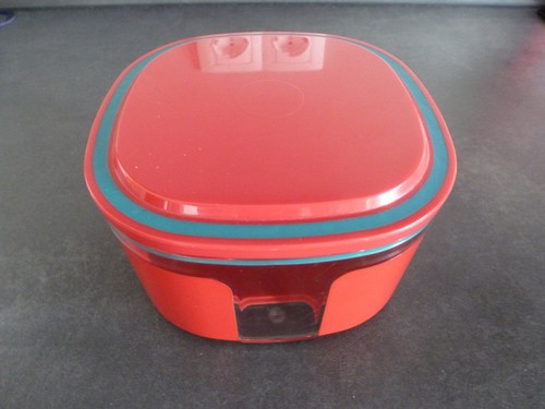Tupperware skyline rot - skyline, rot,
