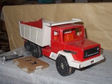 Großer SIKU LKW Magirus Deutz mit Ersatzteilen