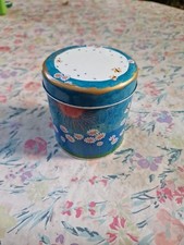 Metalldose mit Deckel rund. Höhe ca. 10 cm. Motiv: Blumen & Schmetterlinge ? ?