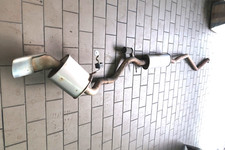 BMW 1er E82 E88 118d 120d Auspuffanlage Mittel Nachschalldämpfer 7791927 7805011