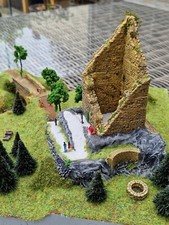 Turm/Burgruine mit Brücke