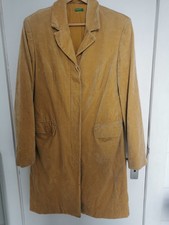 Gelber Mantel, United Colors