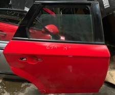 Tür rechts hinten Türe rot