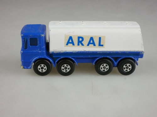 Leyland petrol tanker - 32-a,