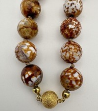 *Halskette mit edel geschliffene Natursteinkugeln & Magnetverschluss/Goldton F46