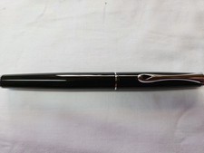 Diplomat Esteem,  Füllfederhalter Feder M,  Lackschwarz,  Neu